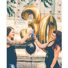 Poses Birthday Photoshoot With Friends Ideas Best Friend Photo Shoot 30th Birthday Best Friend Photos Best Friend Photoshoot Best Friends Shoot