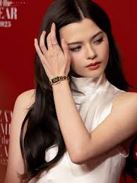 Omg Rebeccaaaaa 😖😭 BAZAAR MUSE REBECCA #BAZAARLoungexBecky  #NespressoxBecky #Beckysangels #BeckyArmstrong