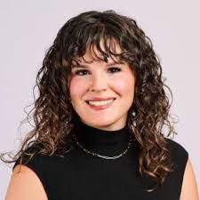 Dawn Hildebrand's Instagram, Twitter & Facebook