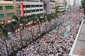 1966年 6月7日 梅雷迪斯在人权游行中遭枪击 1966年 6月7日. ä¸­å…±æŠ¹é»'æ¸¯äººæŠ—äº‰åŒ—äº¬æ°'ä¼— æ€Žä¸æŠ¥èµ·å›  åé€ä¸­ é¦™æ¸¯æ°'ä¼—ä¸ƒä¸€å¤§æ¸¸è¡Œ ä¸­å…±æŽ§åˆ¶è¨€è®º å¸Œæœ›ä¹‹å£°