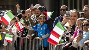 Chicagoans celebrate Italian American heritage at annual Columbus Day  Parade: 'It's time for everybody to be happy again'