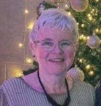 Can tortoises of similar ages be kept together?