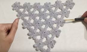 Motifli Gorunen Ama Tek Seferde Orulen Sal Modeli Tarifi Nazarca Com Sal Boncuk Orgu