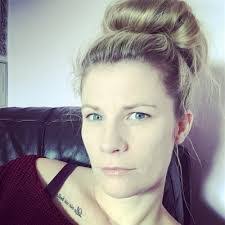 Lisa Essex's Instagram, Twitter & Facebook