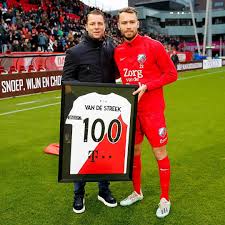 Born in ijsselstein to a dutch mother and a surinamese father, vorm began his career at fc utrecht. We Zijn Er Trots Op Dat Wij Voor Fc Utrecht Shirts Mogen Inlijsten De Lijsten Fabriek Extra Voordelig Wissellijsten Rechtstreeks Vanaf De Fabriek Nl