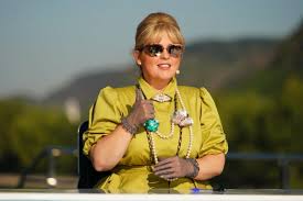 Die schlagersängerin, schauspielerin und autorin wird in der nächsten staffel von „deutschland sucht den superstar gemeinsam mit dieter bohlen, mike singer und michael wendler die talente bewerten. Dsds 2021 Die Schonsten Fotos Der Jury Schlager De