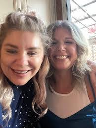 Kari Beaton's Instagram, Twitter & Facebook