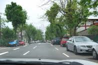 Puteti opri sau stationa regulamentar, cu toate luminile stinse, pe un drum iluminat, daca vehiculul pe care îl conduceti este vizibil de la o daca circulati pe un drum national european (e), va este interzis Oprirea Stationarea Si Parcarea Chestionare Auto Ro