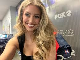 Stephanie Mead's Instagram, Twitter & Facebook