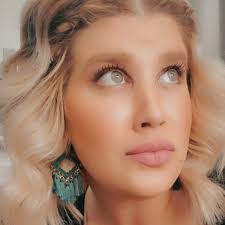 Beth Ortega's Instagram, Twitter & Facebook