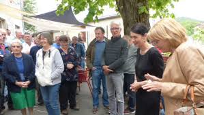 Olive aux coordonnées suivantes : Inauguration De La Guinguette A Roquefort De Sault Lindependant Fr