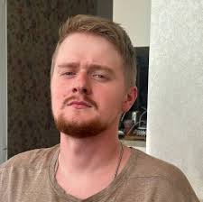 Grigory Kochenov (41) creative director of IT company Agima, died in Nizhny  Novgorod. As per local media and Telegram channels, he fell from the  balcony when police raided his flat. UX designer