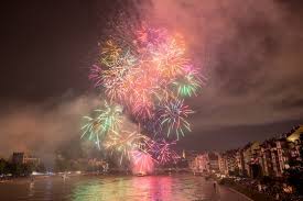 August 2021 stellen feuerwerkskörper eine zusätzliche gefahr dar. 1 August Feuerwerk Basel 1 Foto Bild Europe Schweiz Liechtenstein Kt Basel Stadt Bilder Auf Fotocommunity