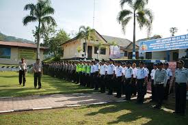 Pengusaha mal minta pemerintah subsidi separuh gaji karyawan. Lowongan Kerja Security Satpam Posts Facebook