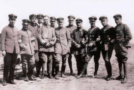 Jasta 11 From The Left Hartmann Pluschow Krefft Simon Wolff Esser Manfred Von Richthofen Lothar Von Richth In 2020 Manfred Von Richthofen Flying Ace Red Baron