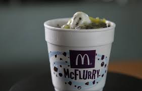 Mcdonald S In Colombia Offers A Pineapple Oreo Mcflurry Mcflurry Mcdonald Menu Mcdonalds Mcflurry