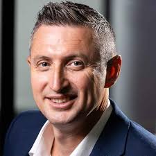 L'impatto sull'ambiente dei data center e della IA è protagonista  all'Innovation Summit di Schneider