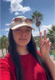 Sandy Bernal (@sandybernalof)