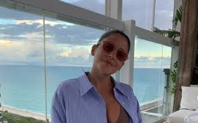 Jun 07, 2021 · bachelorette spoilers have leaked out revealing the details about katie thurston's 2021 season of the bachelorette, including who katie picked as her final 4 bachelors and if katie got engaged to the final bachelor she picked and ended up with! Bibiana Stands Up For Bachelorette Contestant Hunter Montgomery