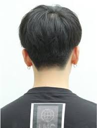 Pada model potongan rambut pria ini bagian bawah dicukur pendek, sementara bagian atas dibiarkan tetap tebal. 260 Best Potongan Rambut Lelaki Ideas In 2021 Rambut Lelaki Potongan Rambut Pendek Rambut Pendek