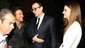 Las jóvenes los prefieren maduritos: Tenemos sexo con ellos porque  queremos