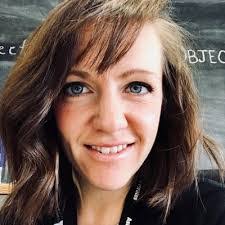 Amanda Houp's Instagram, Twitter & Facebook