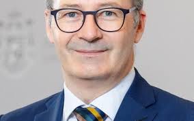 Eve Beck wird neue Vorsitzende des Ausschusses für Finanzmarktstabilität