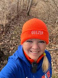 SRD#1013.. Starting off my Thursday with my usual 5 mile route around my  neighborhood. Taking it easy as I have a long day ahead at work. Hope all  you nice folks are