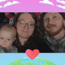 Lynn Mckellar's Instagram, Twitter & Facebook