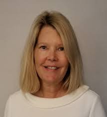 Cari Dyer's Instagram, Twitter & Facebook