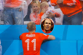 Arjen robben and douglas costa were teammates at bayern munich. Arjen Robben Steckbrief News Bilder Gala De