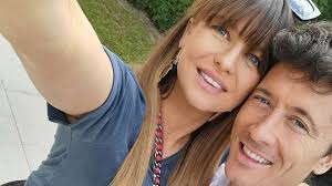 Dünya yıldızı bayern munich forveti robert lewandowski ile evli olan anna lewandowska, karate ve modellik yapıyor. Tochter Ganz Aufgeregt Anna Lewandowska Gibt Baby Update Promiflash De