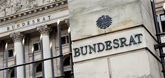 April 2021, 11 uhr, mit den geplanten änderungen am bundesinfektionsschutzgesetz befassen: Bundesrat Lobt Und Rugt Bei Gkv Und Pflege