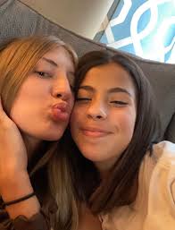 Ella Duell (@ella_duell)