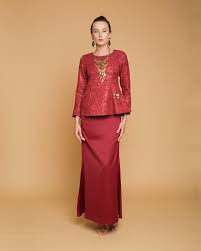 Menguna kan meaterial lembut dn tahan lasak menjadi pilihan wanita berkejaya material mose crepe warna yang menawan dan memukau. Baju Kurung Moden Trend Terkini Raya 2018 Emas Putih