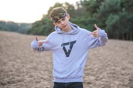 Nadat maarten luther in wittenberg zijn stellingen had geopenbaard. Fortnite Prins Thorben 18 Uit Uden Genomineerd Voor Youtube Oscar Enzo Knol Als Tegenstander Show Bd Nl