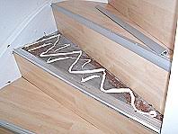 Wenn die u förmige trittkantenleiste 8,5 mm aufnimmt können sie keinen pvc belag der 5 mm stark ist einschieben. Treppe Mit Laminat Belegen Die Heimwerkerseite De