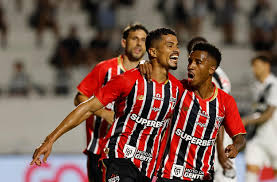 São Paulo bate a Ponte, quebra jejum e garante vaga nas quartas do Paulista