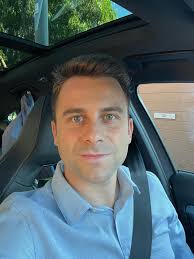 Te ha enviado un mensaje: ¡Feliz semana a todos! Que sea una semana  productiva llena de optimismo y energía positiva, let's go!