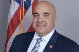 Despite her shortcomings, Janice Hahn has the best grasp of the county  supervisors' role