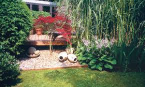 Haus und garten sind für viele menschen, besonders im fortgeschrittenen alter, untrennbar miteinander verbunden, denn so können diese nach getaner arbeit in ihrem garten entspannen und dort die natur genießen oder einige gartenarbeiten verrichten, die ebenfalls getan werden müssen. Gartenideen Selbst De