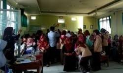 Berbagai teori dan prinsip pengembangan diri sudah dijalankan, namun terkadang kehidupan yang kita impikan terasa masih jauh untuk dinikmati. Topic Smk Ihram