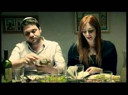 דוקו חדש יוצא למסע בעקבות סדרת הספרים תמונות יפואיות בסרטם החדש, עלילות תלמי המנגב וחיים הזורק החוצה, אורי רותם ודבורית שרגל יצאו למסע אחרי עלילות הג'מאעה וחזרו עם מסקנה. ×¡×¨×•×'×™× 3 ×¤×¨×§ 1 Youtube