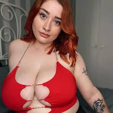 Im a size 18 model and strangers always stare at my boobs in public – its  tiring - Daily Star