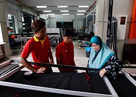 Kedai cermin kereta murah posts facebook. Wanita Aluminium Jana Rm600 000 Sebulan