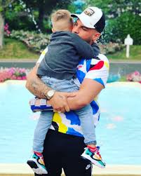 Daher versucht der sänger seinen sohn so oft zu sehen, wie es möglich ist. Geschwister Fur Alessio Pietro Lombardi Will Mehr Nachwuchs Promiflash De