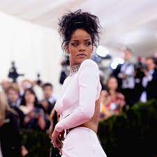 Step behind the scenes and take a look at the creation of the rihanna book. Rihanna Zu Freizugig Fur Instagram Stars