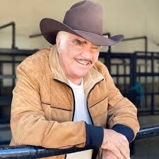 Don vicente fernández is more current than ever. Vicente Fernandez Bio Age Net Worth Height Married Nationality Body Measurement Career