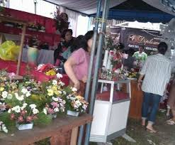 Maybe you would like to learn more about one of these? Tradisi Menjelang Hari Paskah Umat Kristiani Bersih Bersih Kuburan Media Center Isen Mulang Palangka Raya