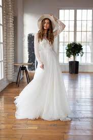 Pin By Kseniya On Platya In 2021 Wedding Dress Long Sleeve Long Sleeve Bridal Dresses Bohemian Wedding Dress